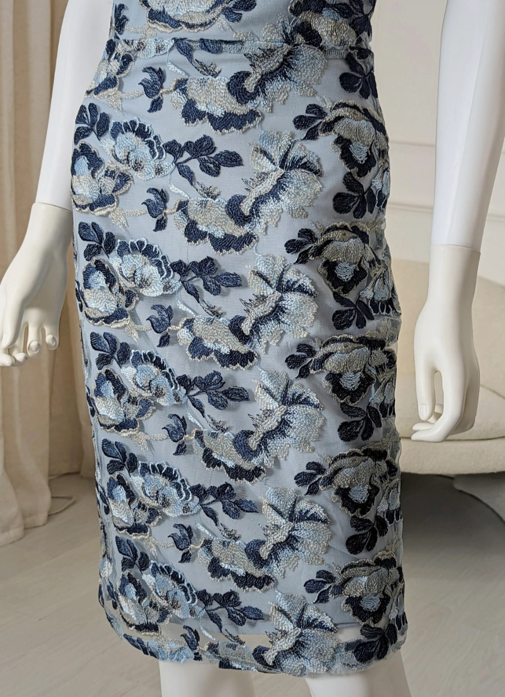 Dolly & Delicious All Over Embroidered Floral Lace Pencil Dress size UK 8